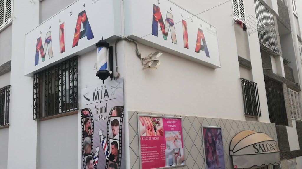 Salon Mia — Exterior