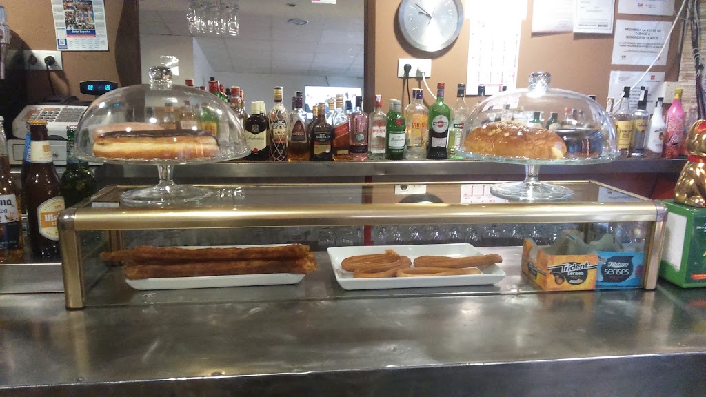 Bar Cafeteria "POCHOLA" — Ambiente