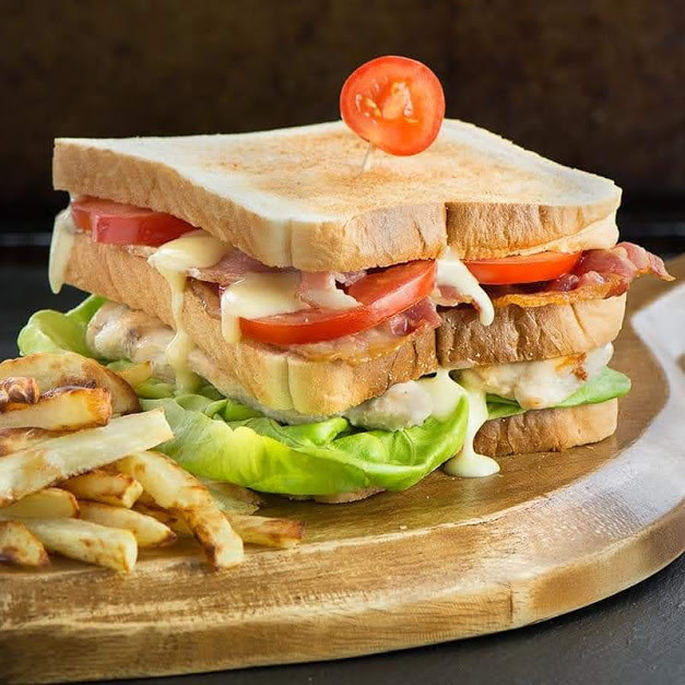 Oceans Bar — Comida y bebida