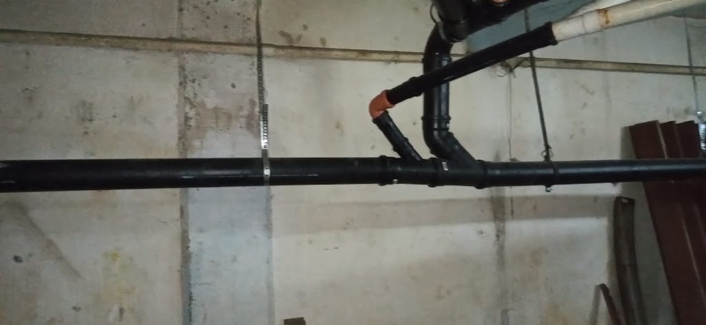 Fontaneria, Electricidad, pintura castelldefels fernando — Tuberia