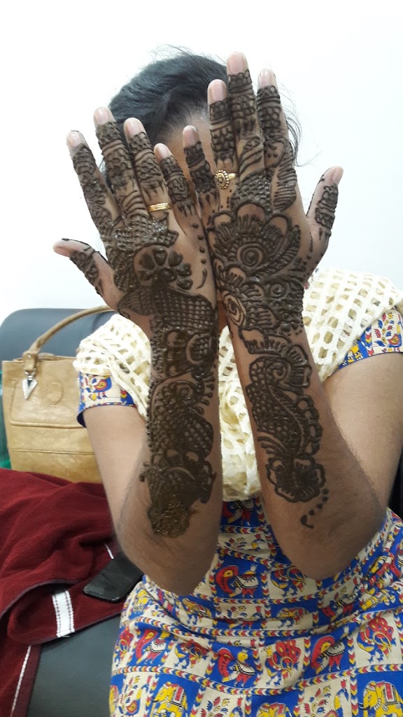 Feathers Unisex Hair And Beauty Salon