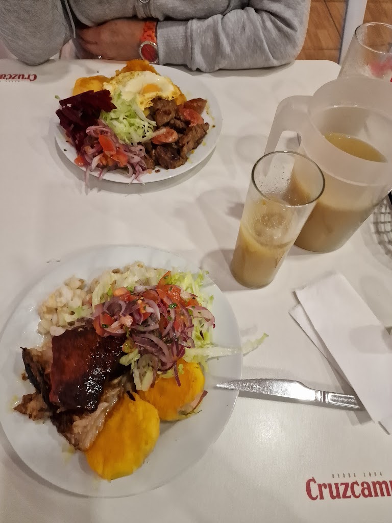 Disco-bar Rincon Latino — Comida y bebida
