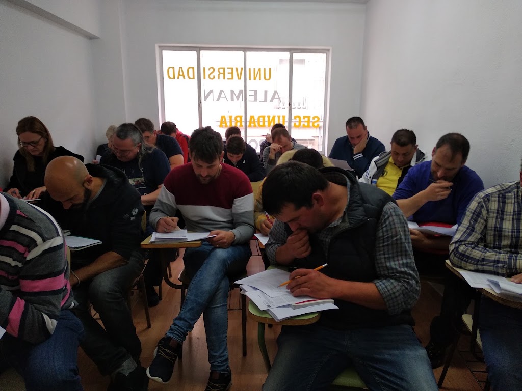 Academia 413 — Del propietario