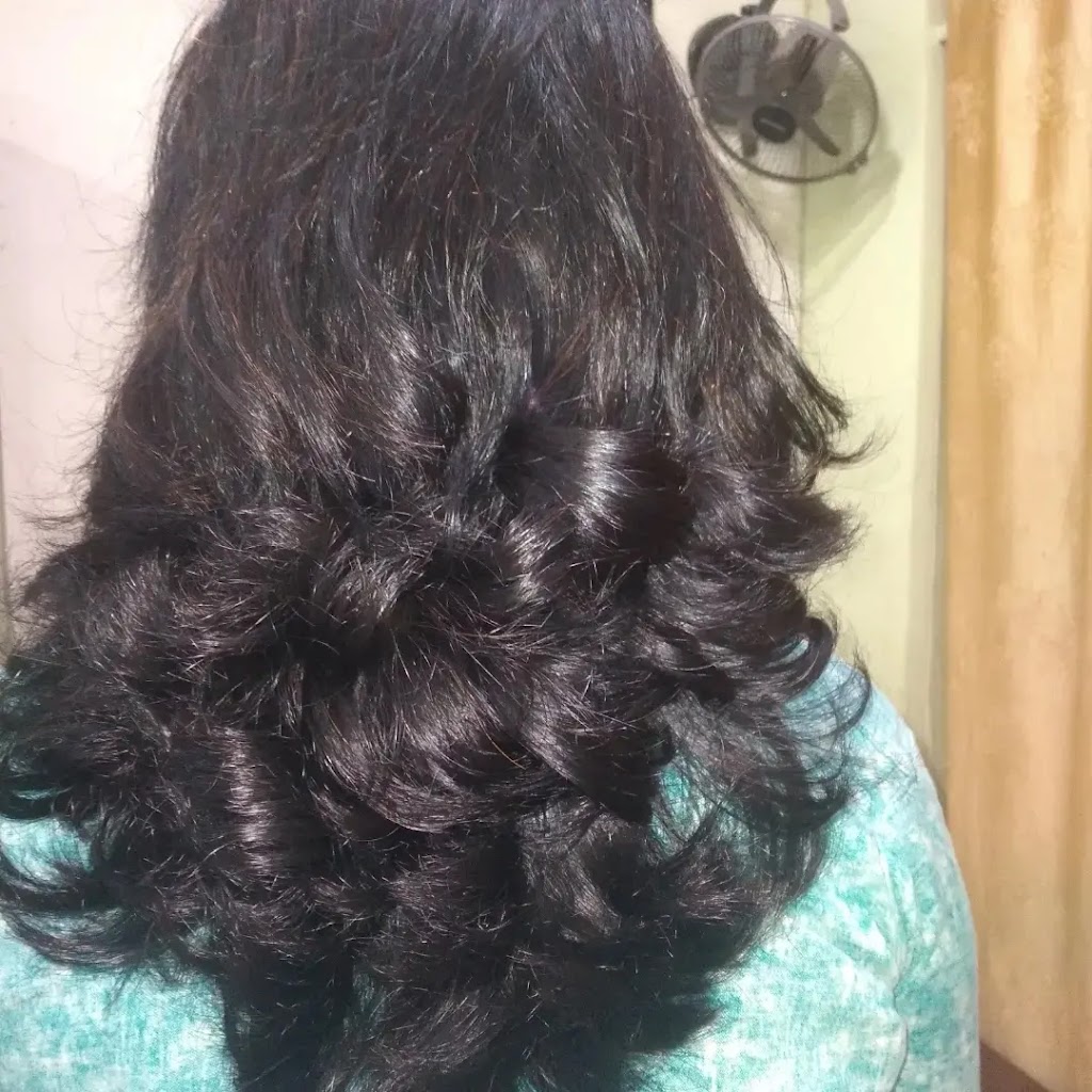 Karuwaki Ladies Beauty Parlour Skin Hair Nailextension Bridal Makeover