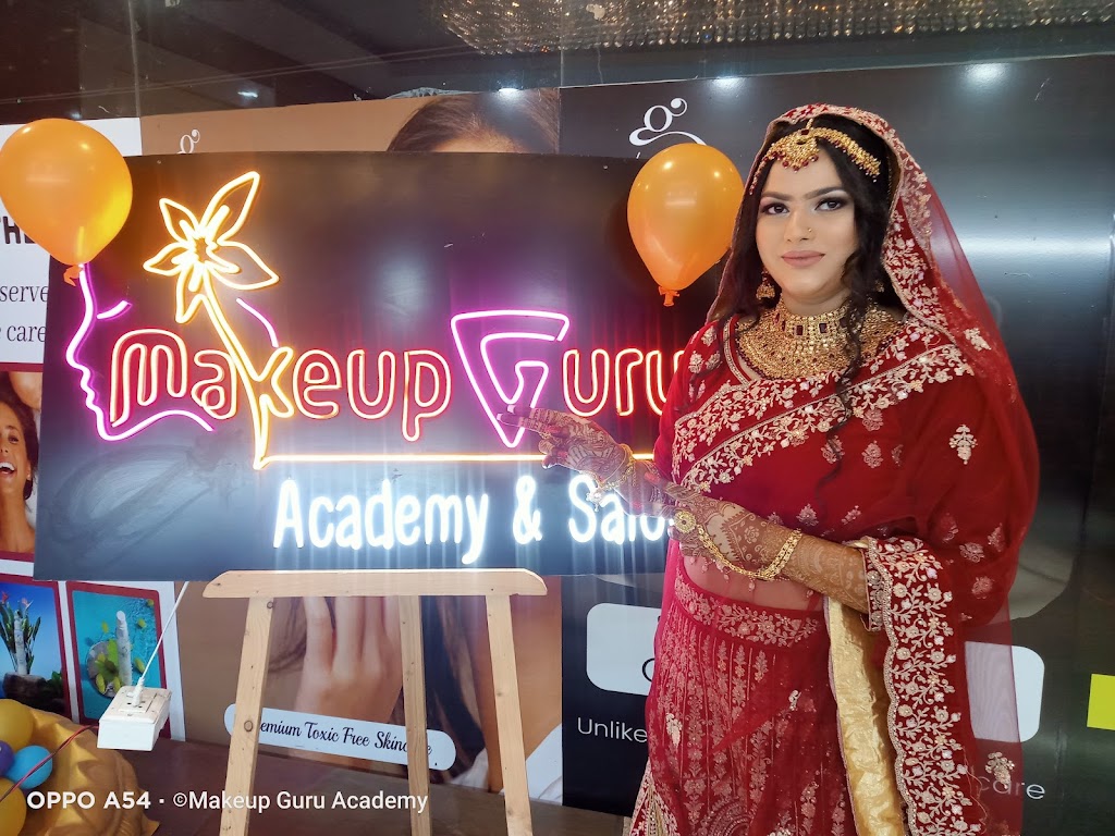 Makeup Guru Academy Unisex Salon