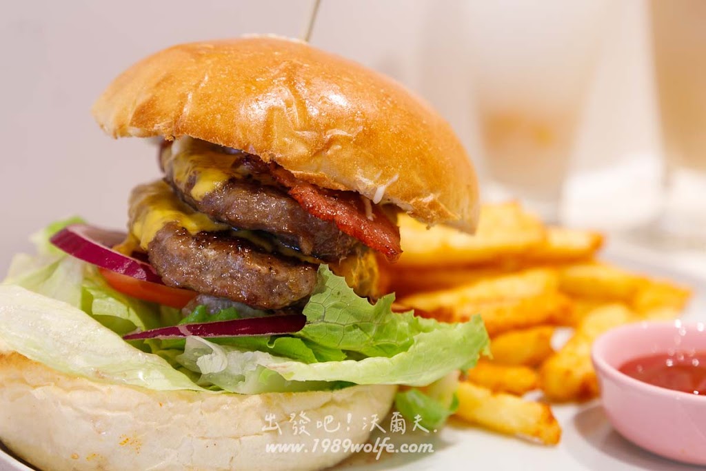 城市漢堡咖啡館 台中車站店(B8櫃位) 的照片