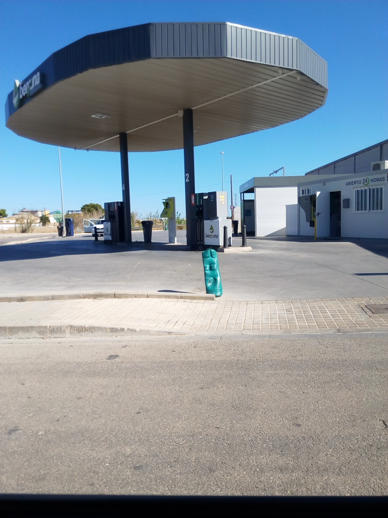 Benzina Carburants Torrent — Estacion de servicio
