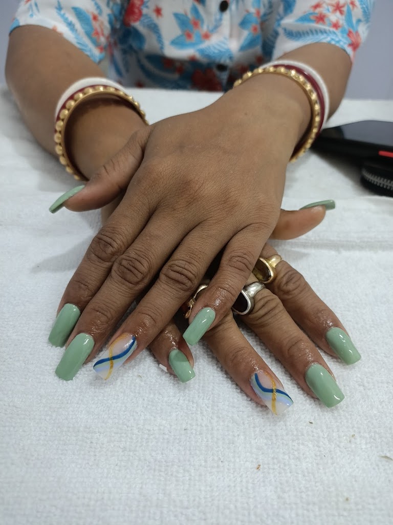 Hair Confident Family Salon Patel Road Pradhan Nagar Siliguri