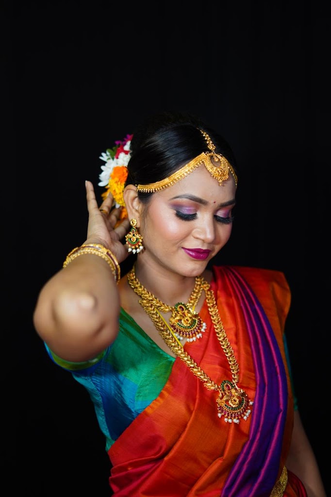 Jlennox Unisex Salon