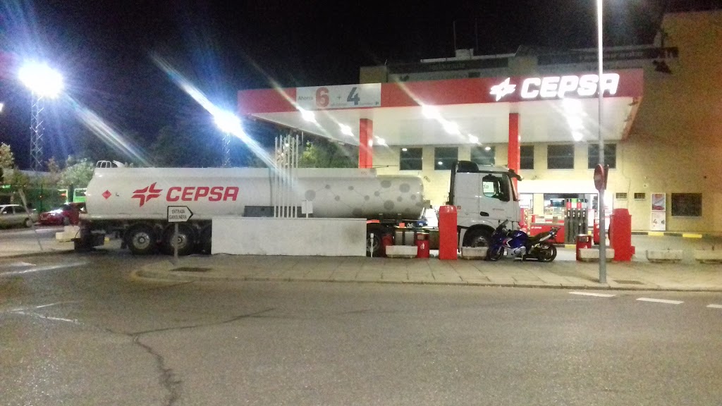 Servicios y Lavados de San Sebastian de los Reyes — Surtidor de combustible