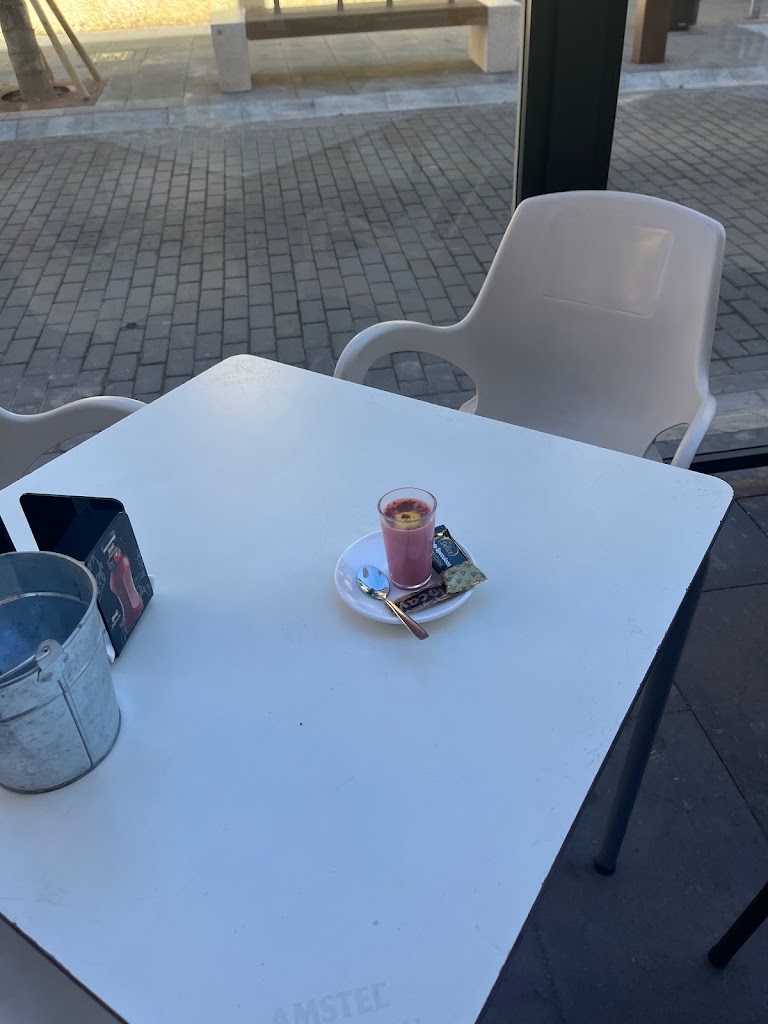 CAFETERIA el momento — Cafe