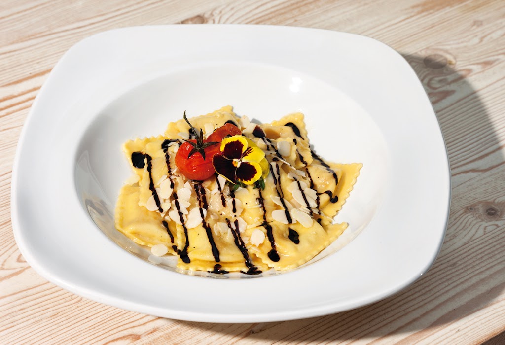 Osteria N 15 — Comida y bebida