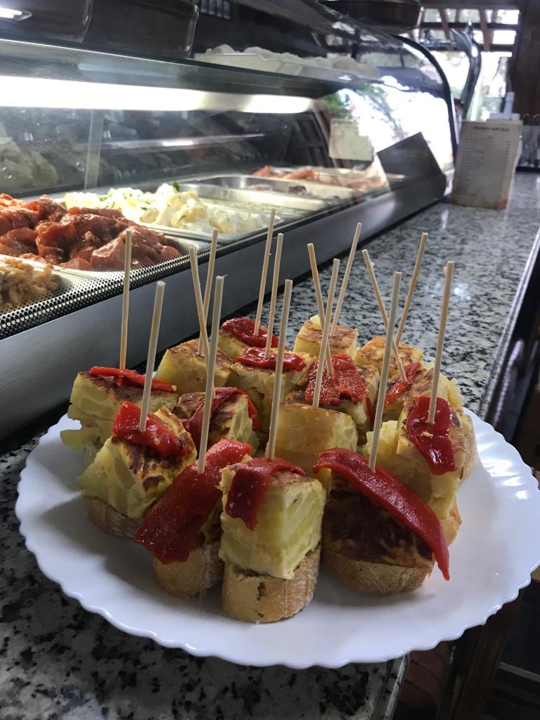 Taberna Don Blas — Comida y bebida
