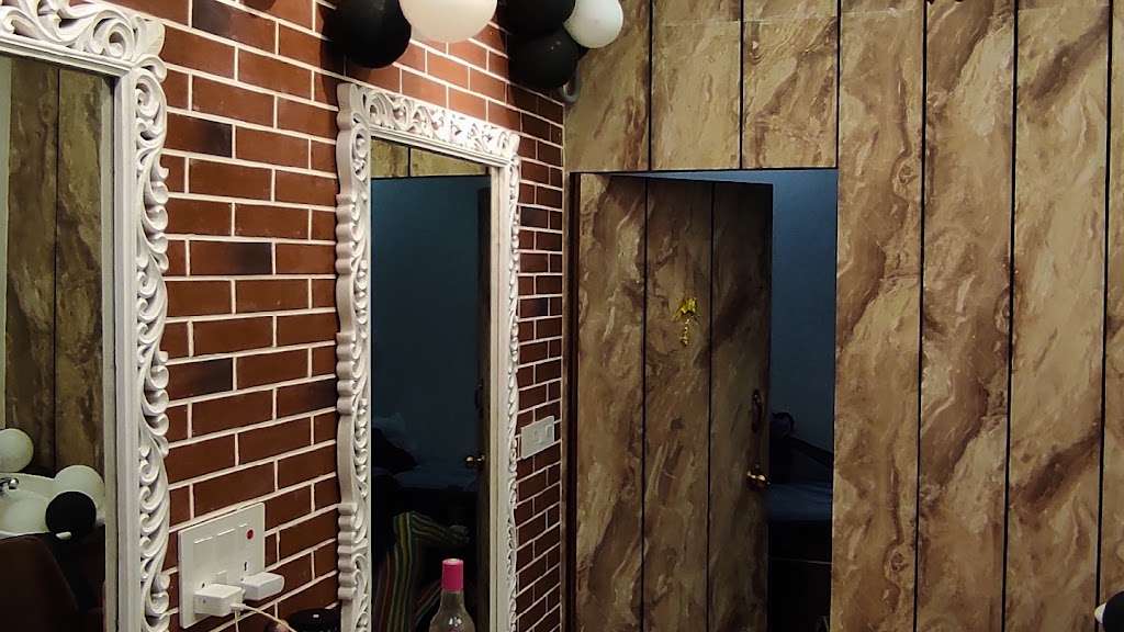 Customize Womens Salon