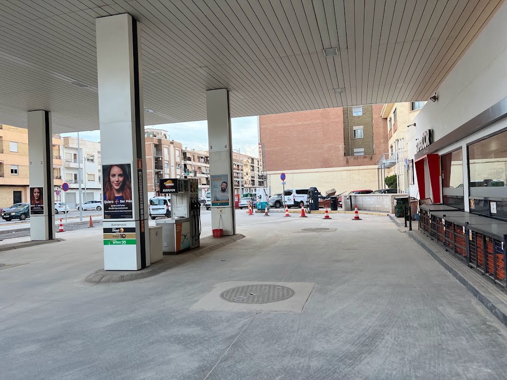 Estacion de Servicio Repsol — Surtidor de combustible