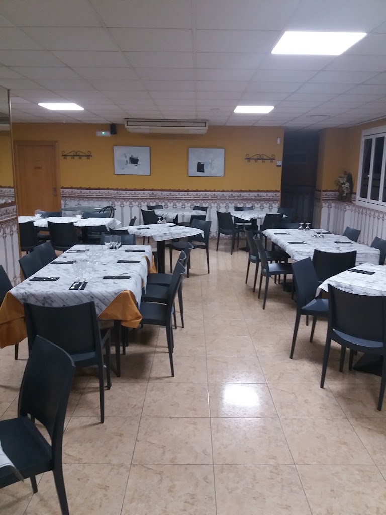 Bar Cafeteria Colon — Ambiente
