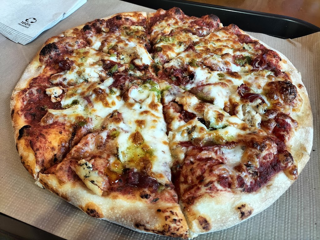 Pikend Pizza Restaurante — Comida y bebida