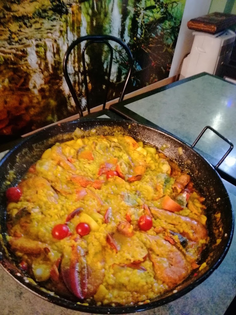 BAR CAFETERIA EL BOSQUE — Del propietario