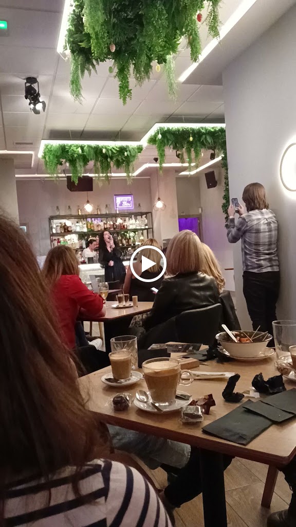 Bellagio - Heladeria San Vicente — Videos