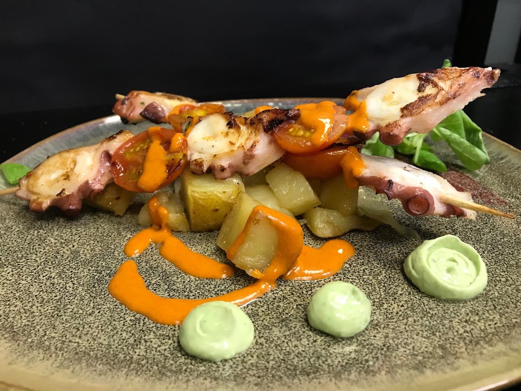 Restaurante Jorgen Rivera — Comida y bebida