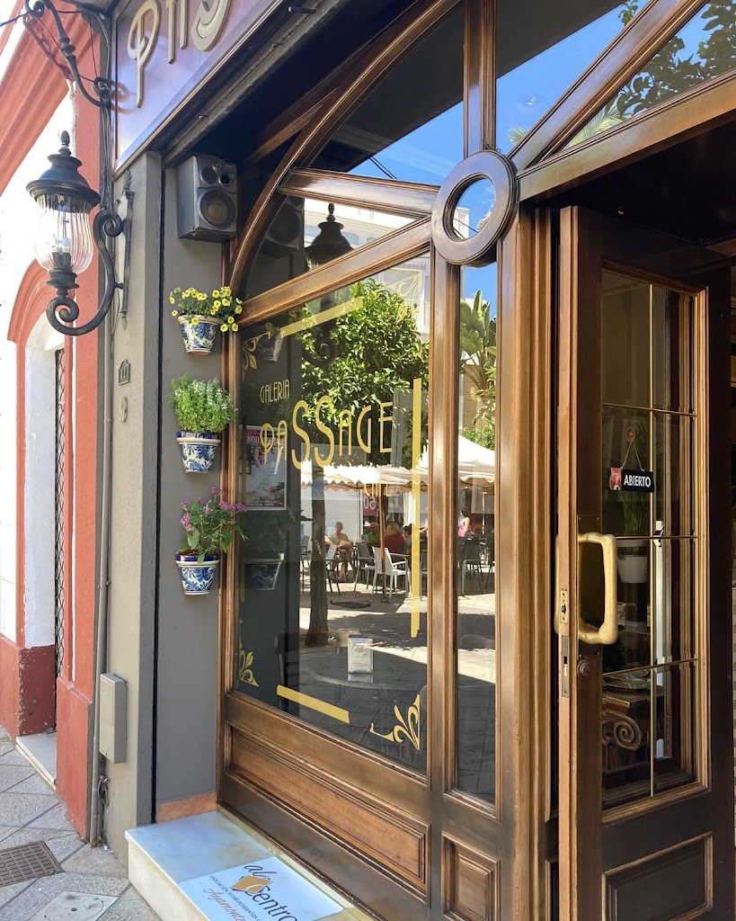 GALERIA * PASSAGE * CAFE