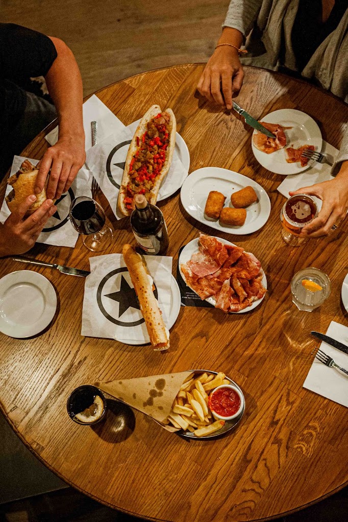 Bodega Chumi | Tapas y bocatas — Comida y bebida