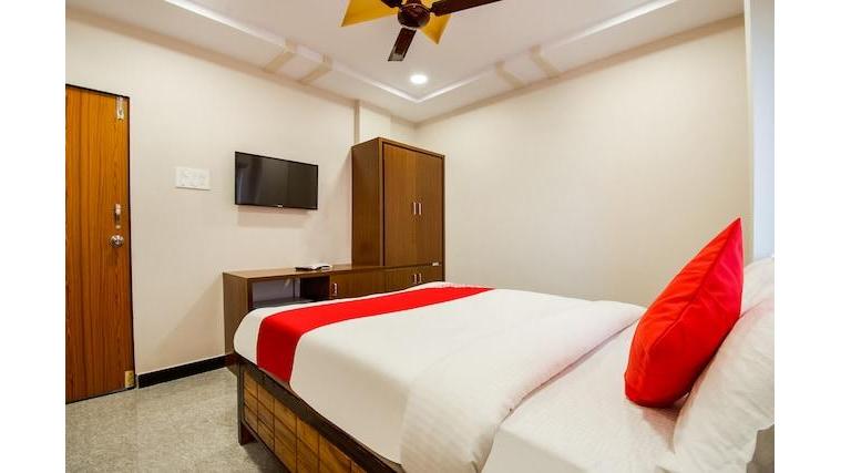Oyo 65421 Nakshatra Suites And Function Hall