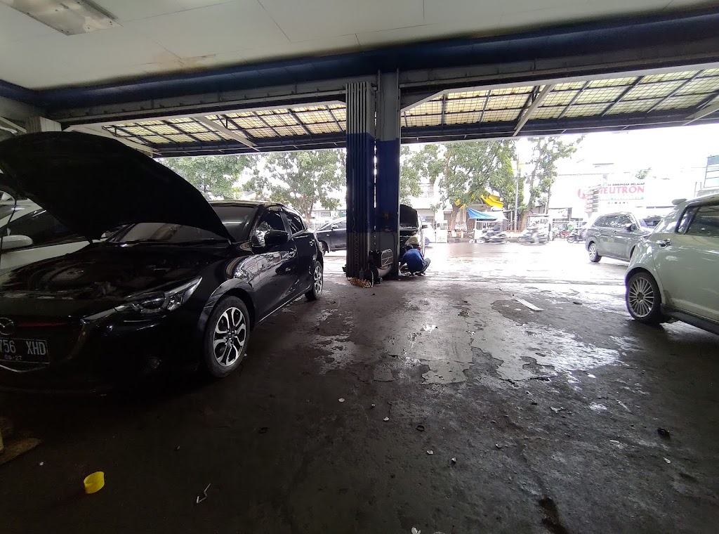 Tiga Berlian Motor