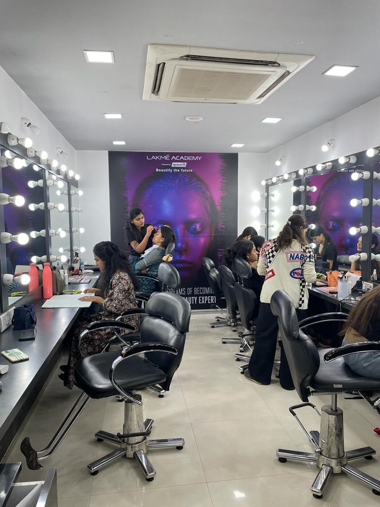 Lakme Academy Dadar