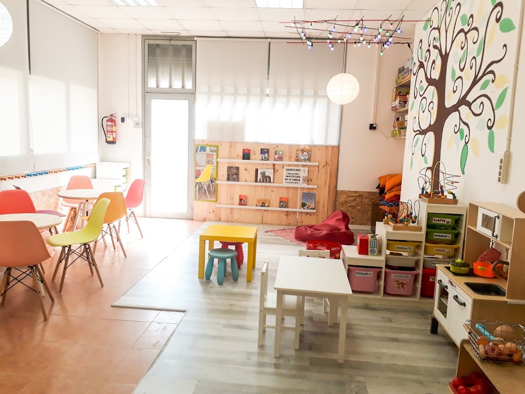 Asociacion Educativa Nou Quitxalles — Del propietario