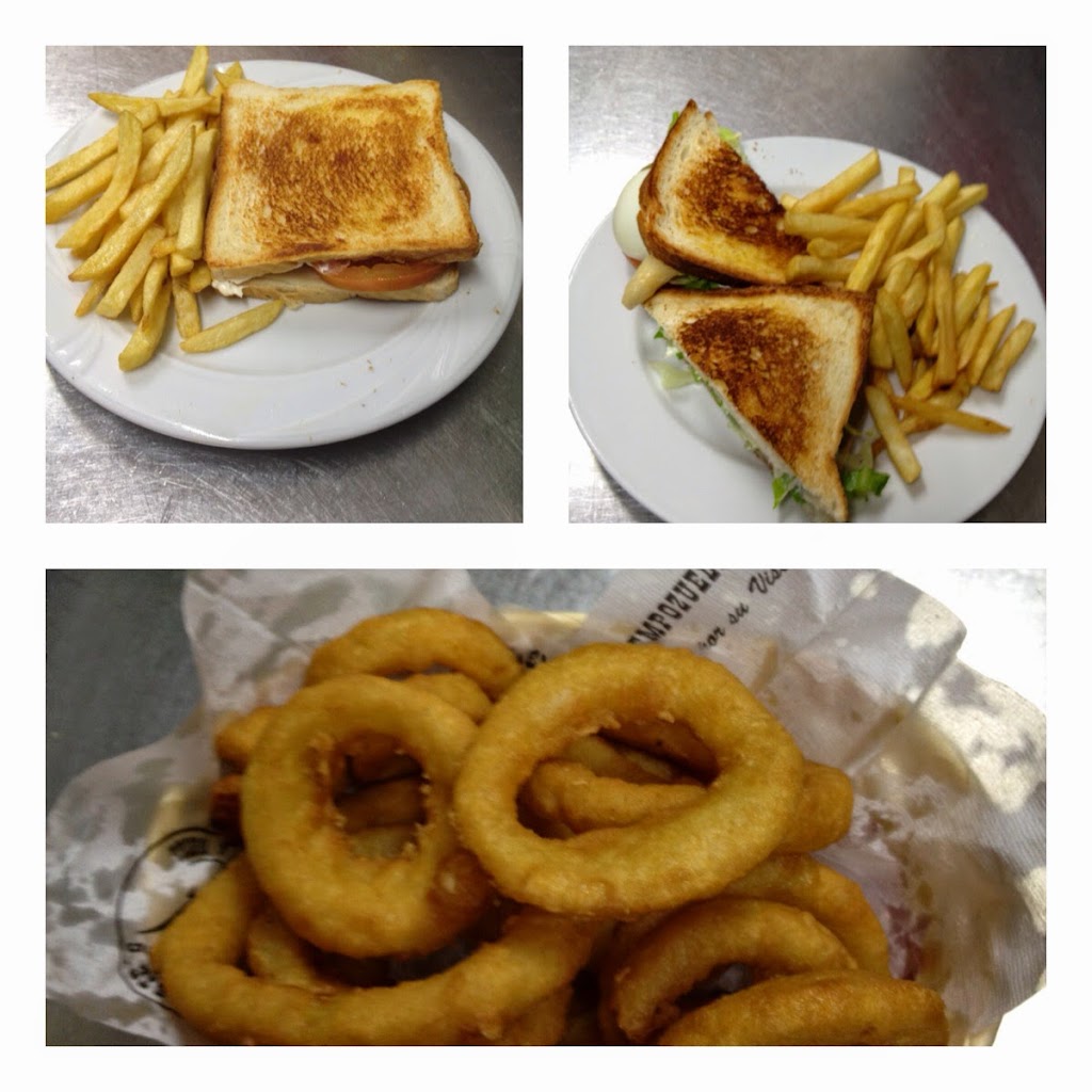 Navarrete's bar & grill — Comida y bebida