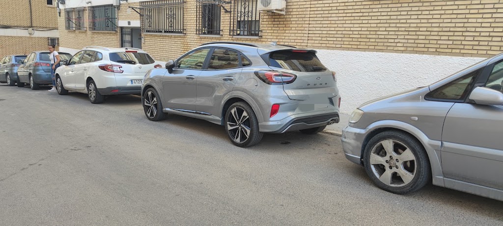 Taller Ford Auto Dolmenes - Antequera — Hatchback