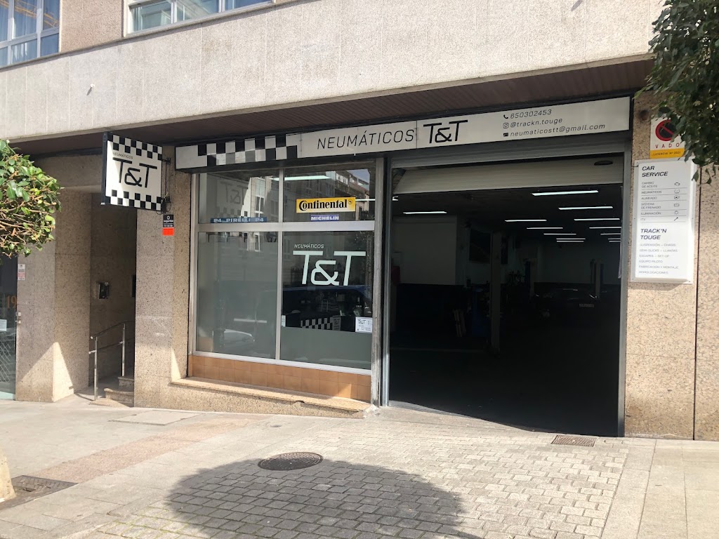 Neumaticos T&T — Exterior