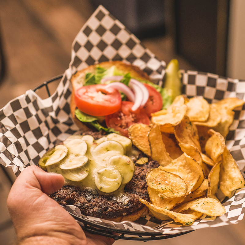  Izzy Hops Swig & Nosh