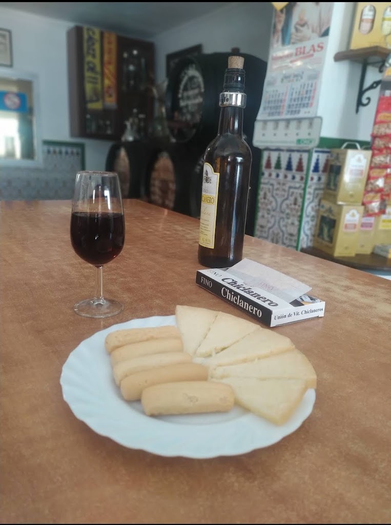 Bar La Bodeguita — Comida y bebida