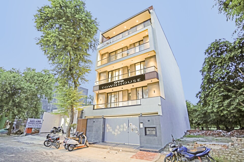 Oyo Townhouse 1087 Aerosky Deluxe Near Dwarka Sector 13 Metro Station