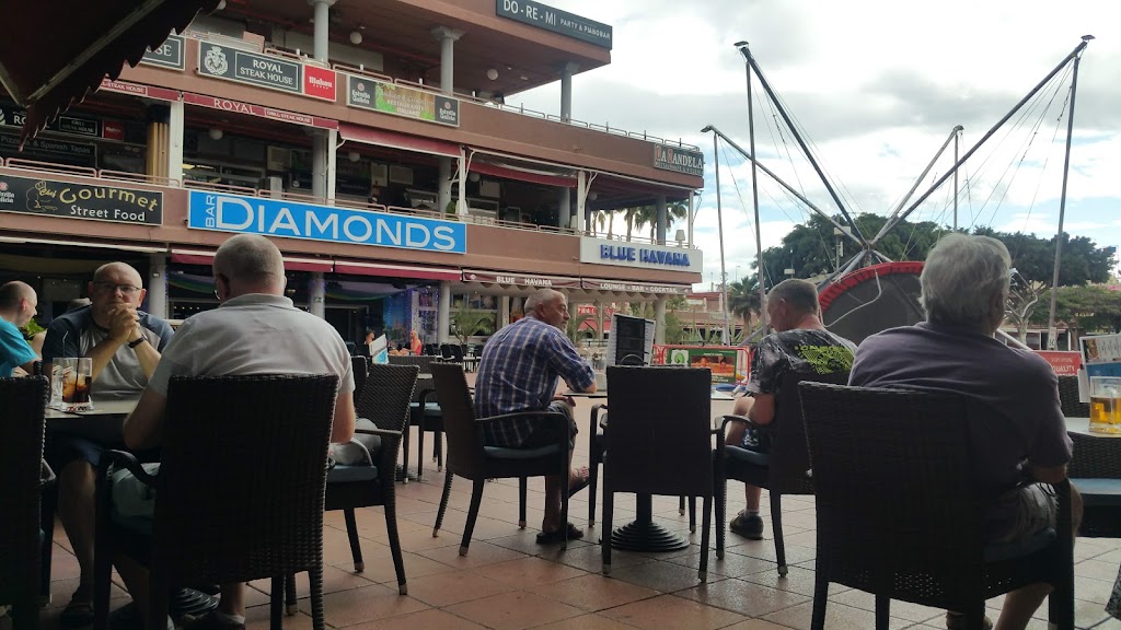Buddies Bar — Ambiente