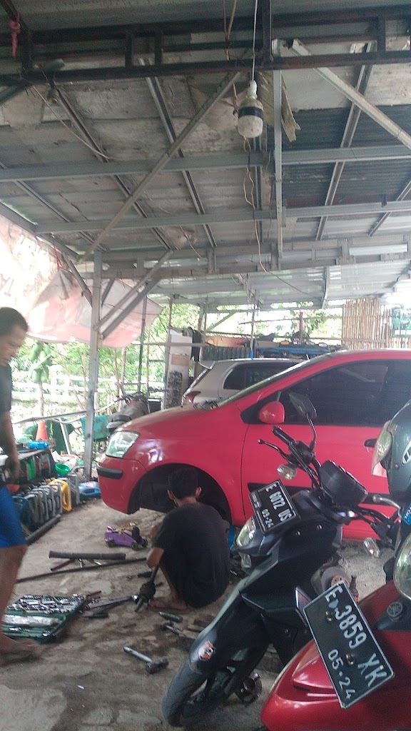 Bengkel Mobil Sumber Rejeki 2 Saudara
