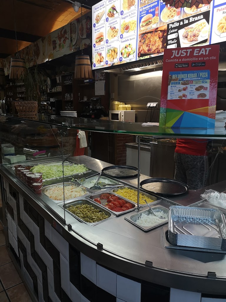 REY DONER KEBAB -PIZZERIA — Ambiente