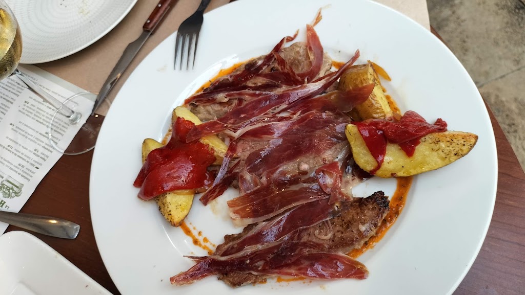 La Montanera — Comida y bebida