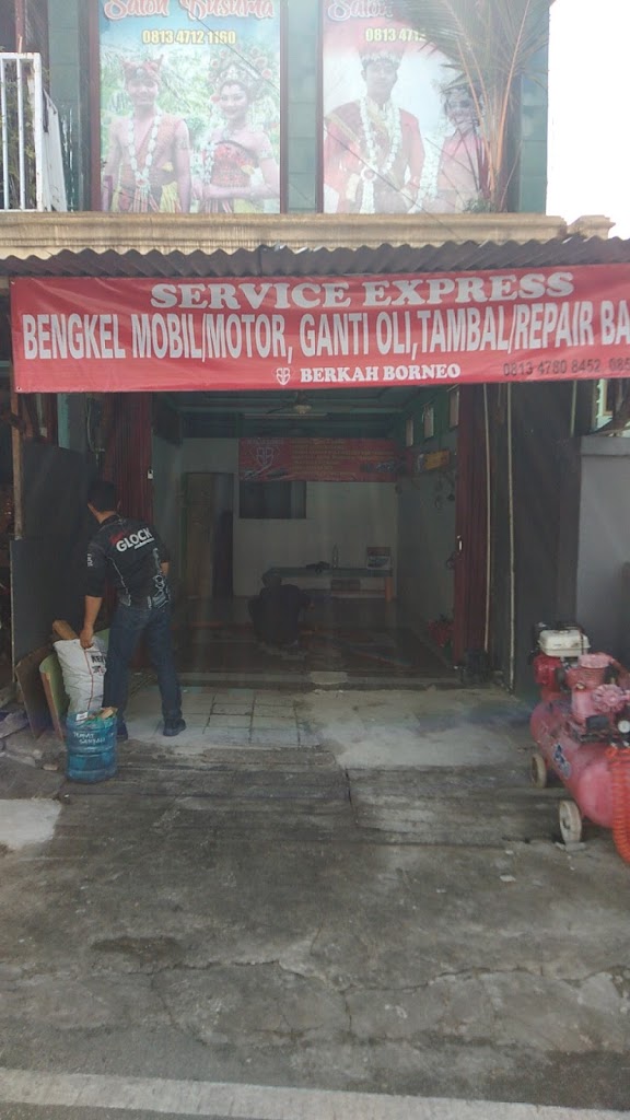 Bengkel tambal ban dan depot oli mobil dan motor