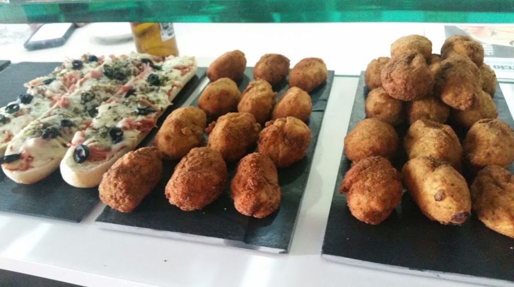 Bar Restaurant Mediterraneo — Comida y bebida