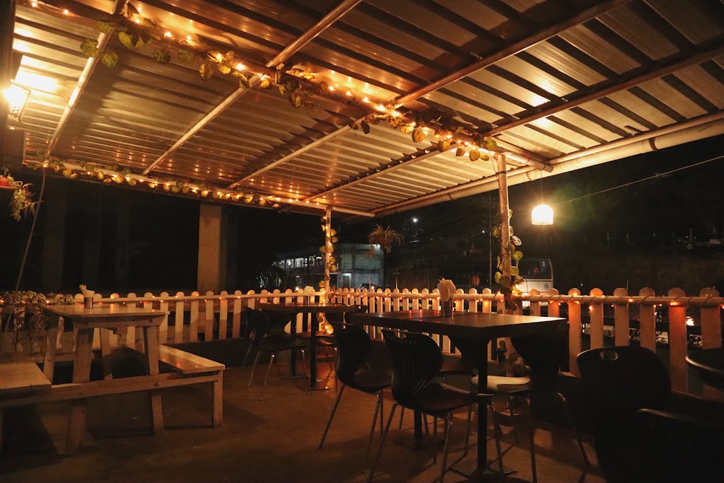 The Red Door Cafe Tura