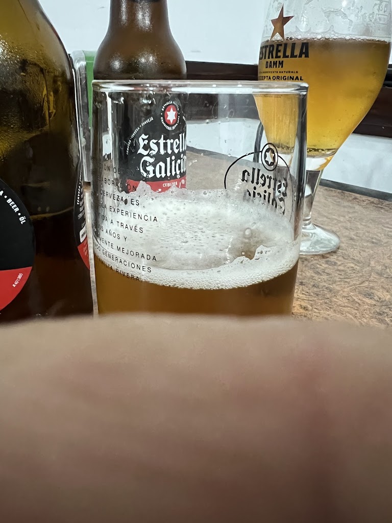 Bar cafeteria,LaTapa Iberica — Comida y bebida