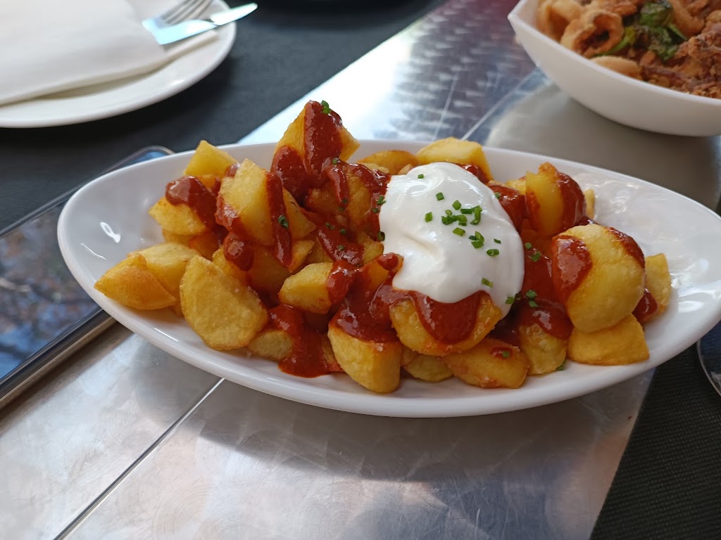 la masia Can Rull — Patatas bravas
