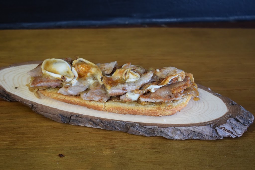 La Tosta gastrobar — Comida y bebida