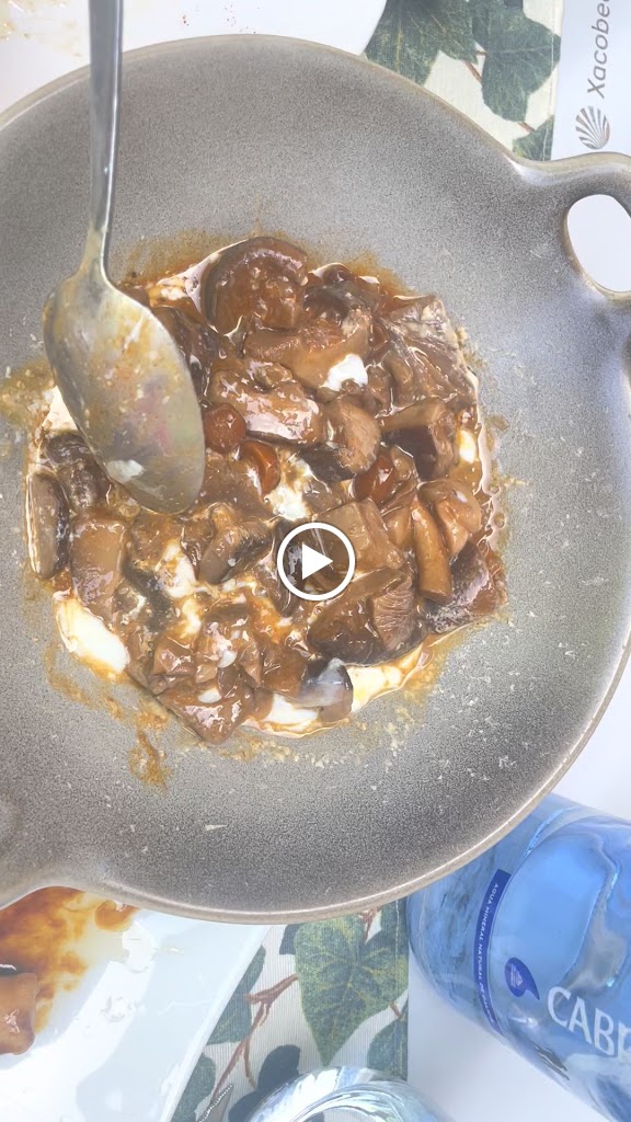 Bar Restaurante El Jardin de Babia — Videos