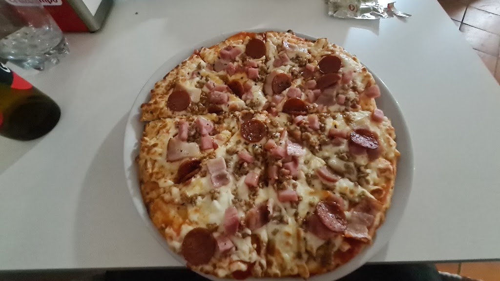 Pizzeria Bonsay — Comida y bebida