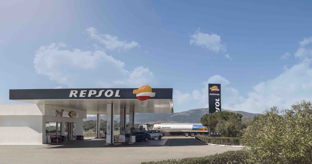 Estacion de Servicio Repsol — Surtidor de combustible