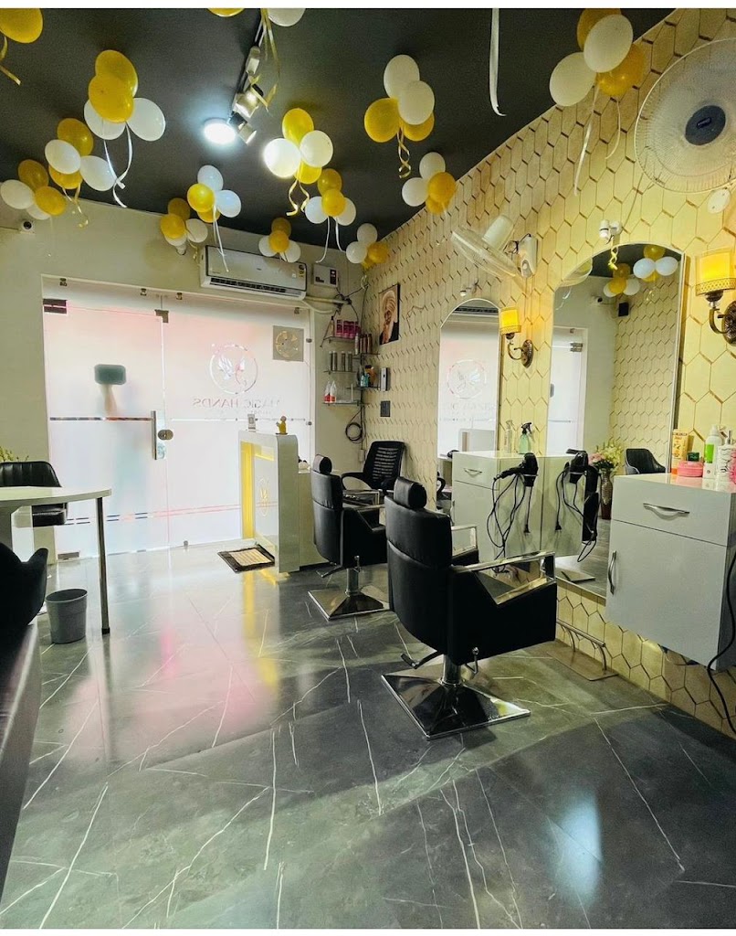 Magic Hands Saloon Nail Studio